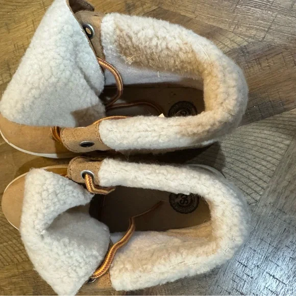 Tan Women's Sneaker Boots with White Sherpa Lining And Fold Over Ankle - Picture 8 of 8